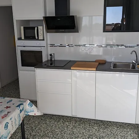 Avec Coin Nuit, 100 M De La Le Lavandou