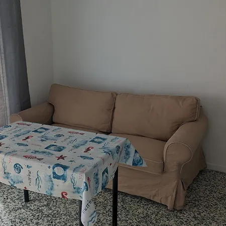 Appartement Avec Coin Nuit, 100 M De La *