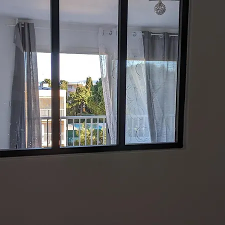 Avec Coin Nuit, 100 M De La Appartement Le Lavandou