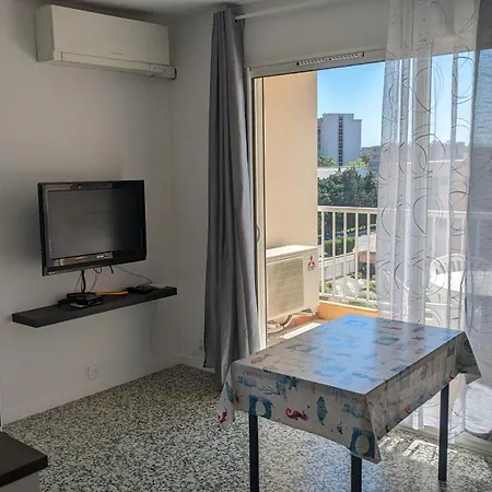 Appartement Avec Coin Nuit, 100 M De La