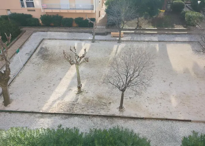 Avec Coin Nuit, 100 M De La شقة