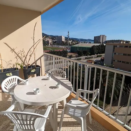 Avec Coin Nuit, 100 M De La Le Lavandou