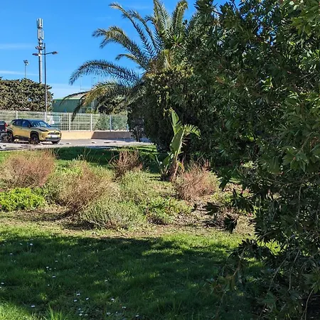 Avec Coin Nuit, 100 M De La 아파트