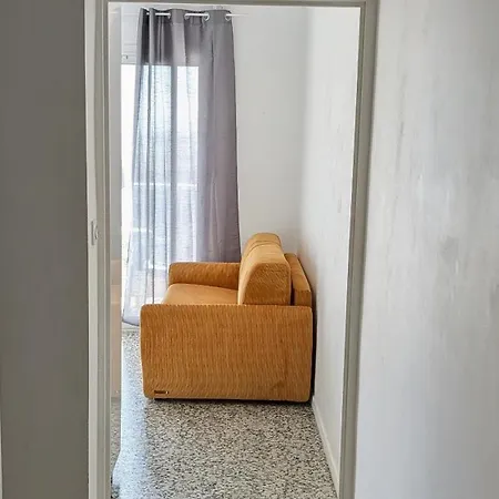 Avec Coin Nuit, 100 M De La Apartman Le Lavandou