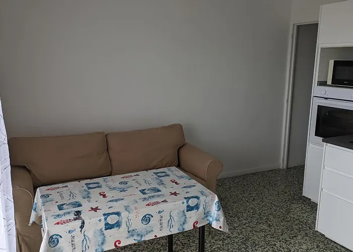 Avec Coin Nuit, 100 M De La