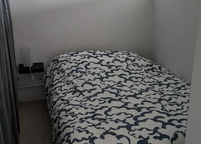 Avec Coin Nuit, 100 M De La *