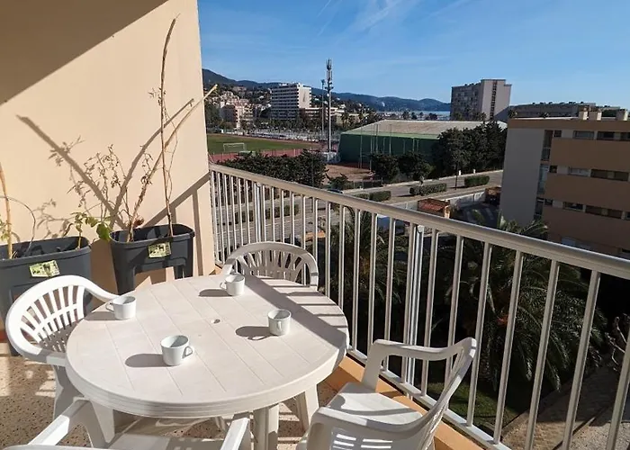 Avec Coin Nuit, 100 M De La Le Lavandou