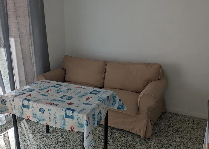 Apartman Avec Coin Nuit, 100 M De La *